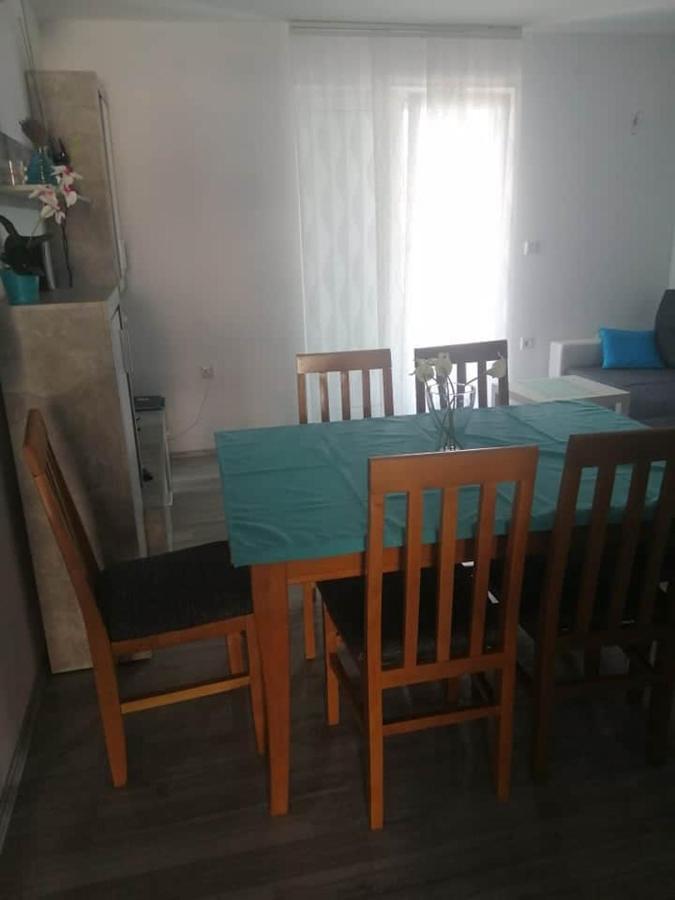 דירות פג Apartman Dora מראה חיצוני תמונה